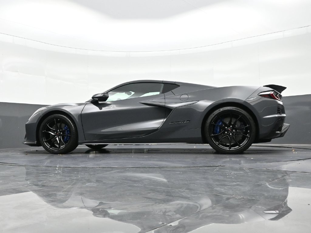 2027 Chevrolet Corvette 2LT - Photo 22