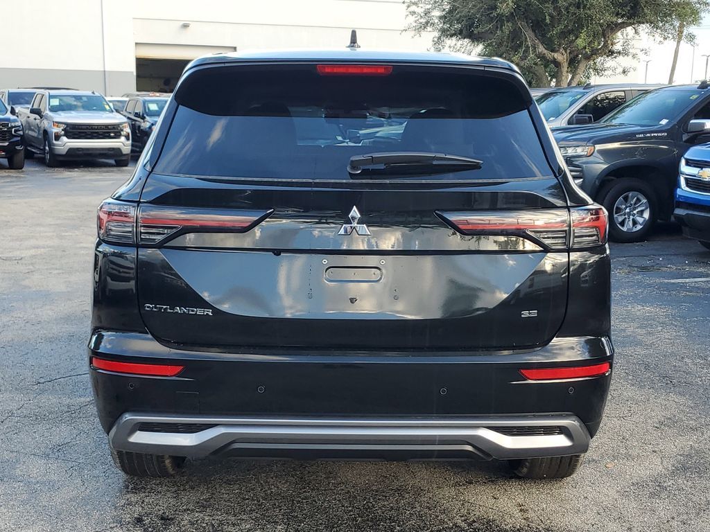 2026 Mitsubishi Outlander SE - Photo 6