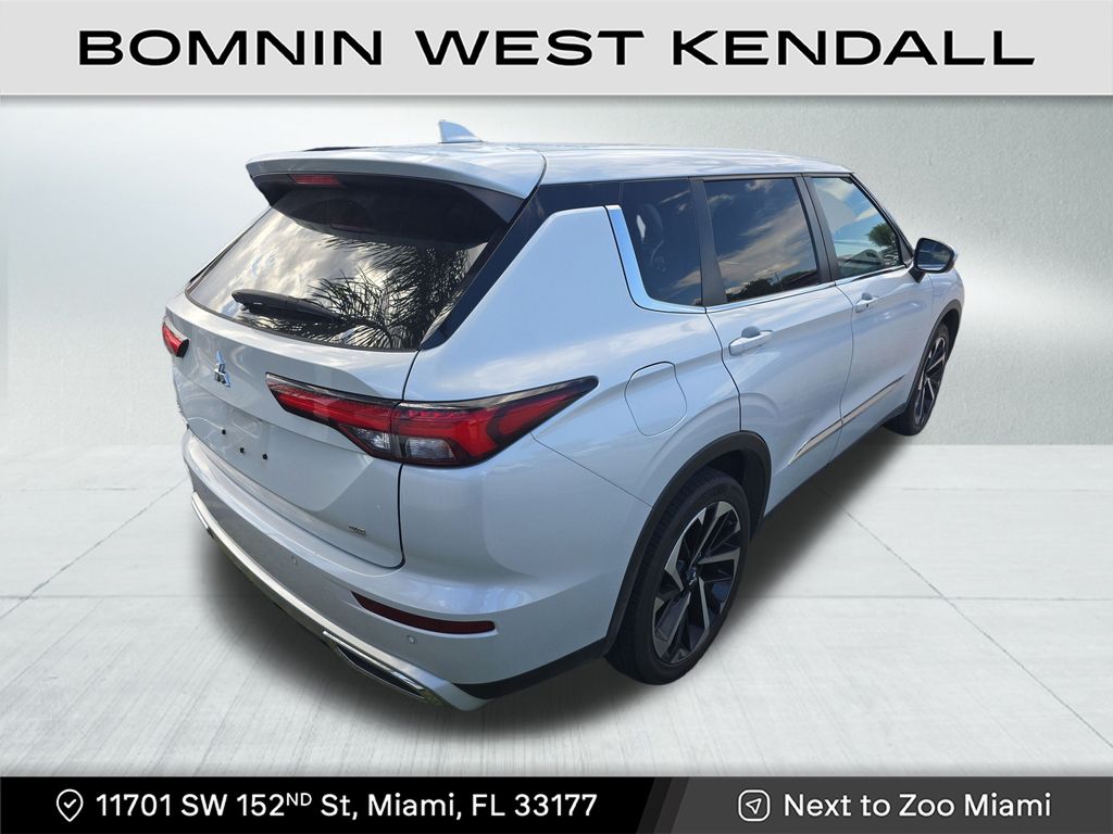2022 Mitsubishi Outlander SE photo 4
