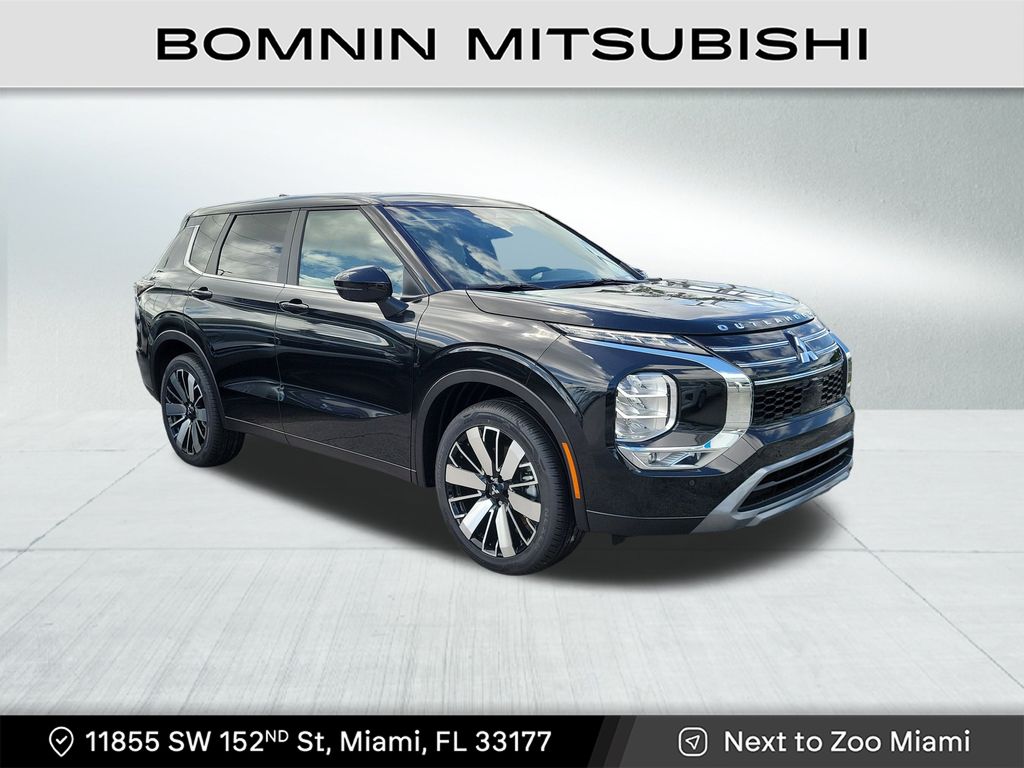 2025 Mitsubishi Outlander SE's photo