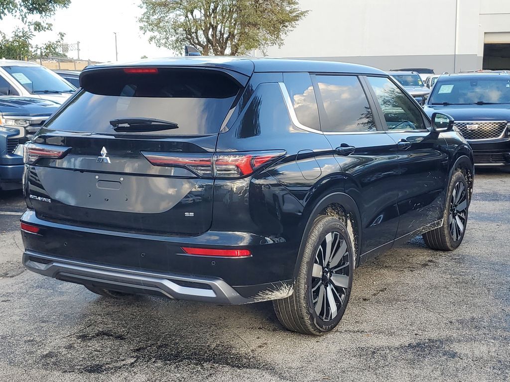 2026 Mitsubishi Outlander SE - Photo 7