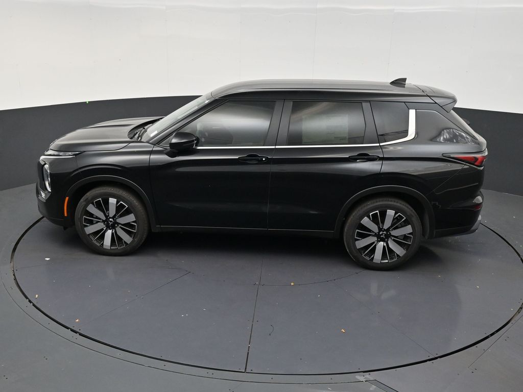 2026 Mitsubishi Outlander SE - Photo 12