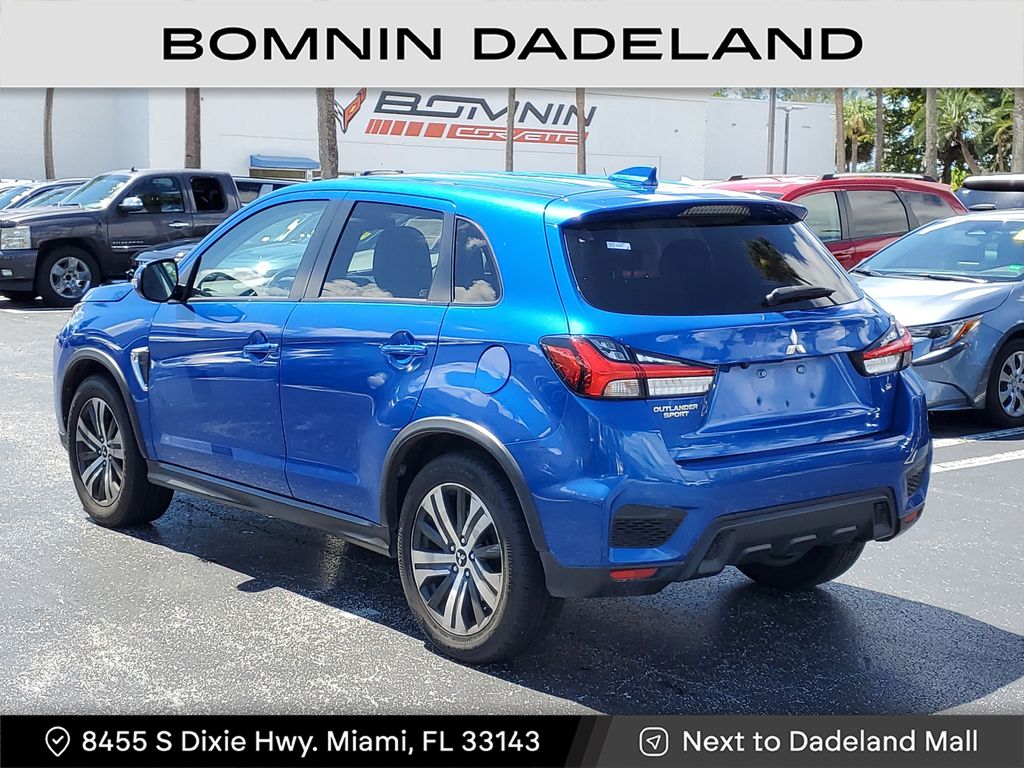 2021 Mitsubishi Outlander Sport SE photo 3