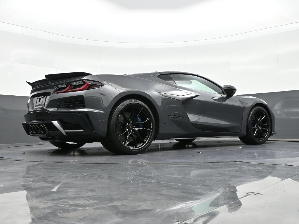 2027 Chevrolet Corvette 2LT - Photo 25