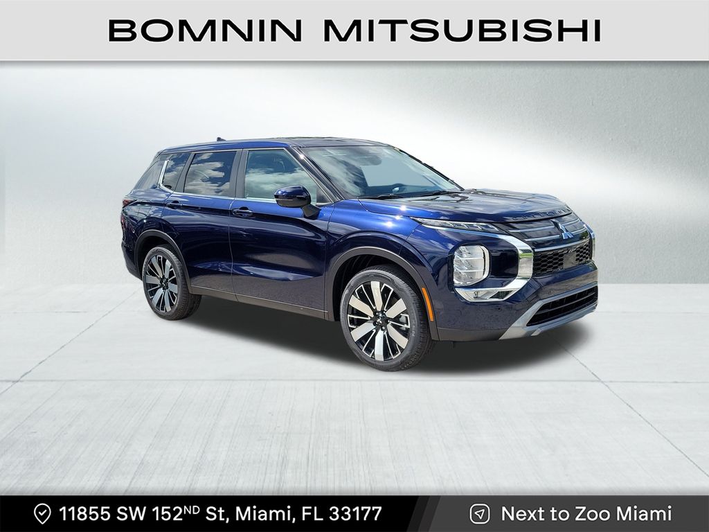 2025 Mitsubishi Outlander SE's photo