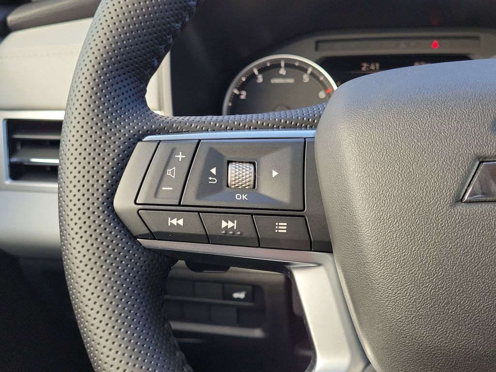 2026 Mitsubishi Outlander SE - Photo 12