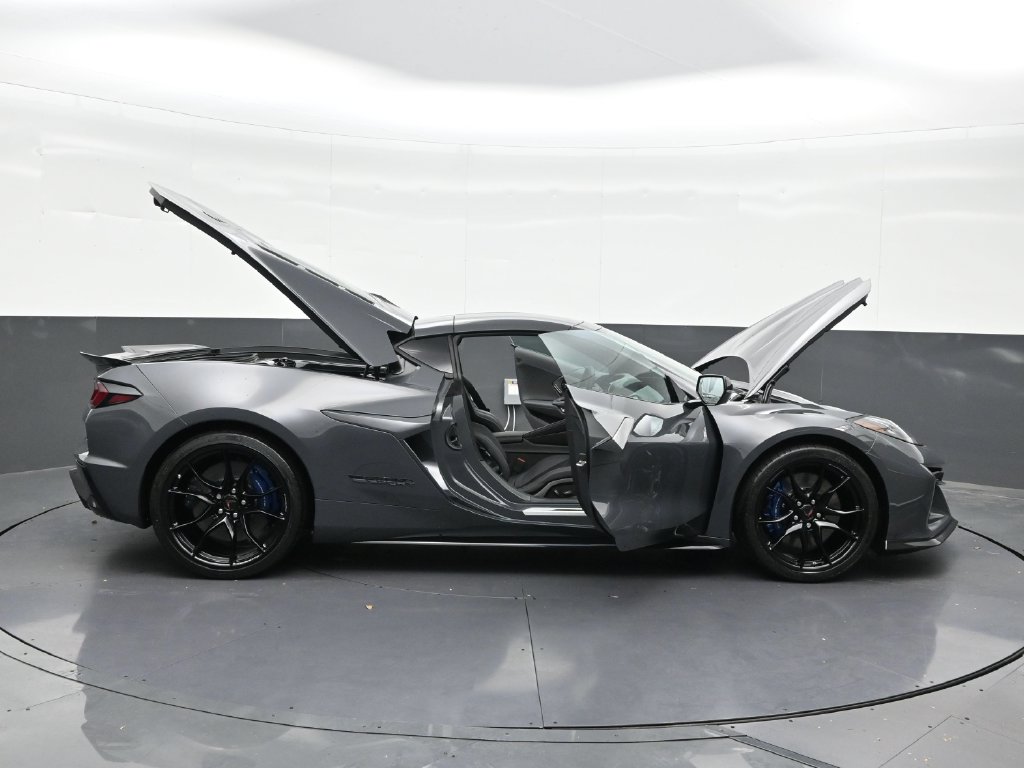 2027 Chevrolet Corvette 2LT - Photo 30