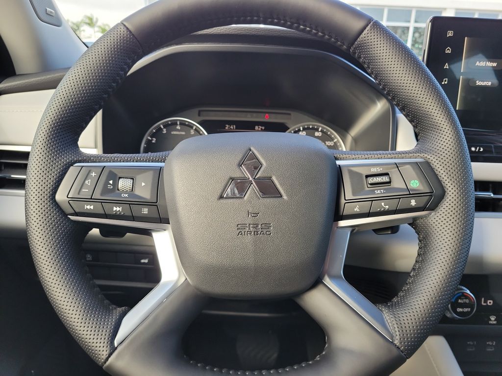 2026 Mitsubishi Outlander SE - Photo 11