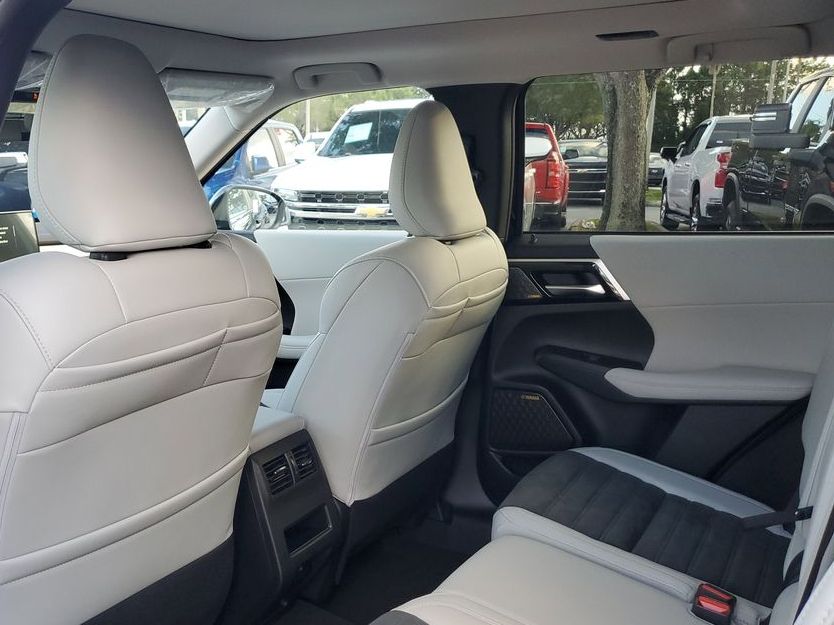2026 Mitsubishi Outlander SE - Photo 17