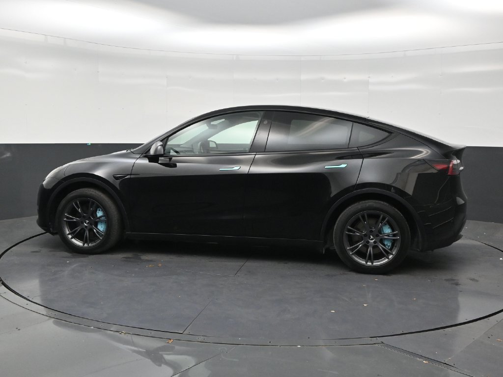 Used 2024 Tesla Model Y Long Range with VIN 7SAYGDED8RA331229 for sale in Miami, FL
