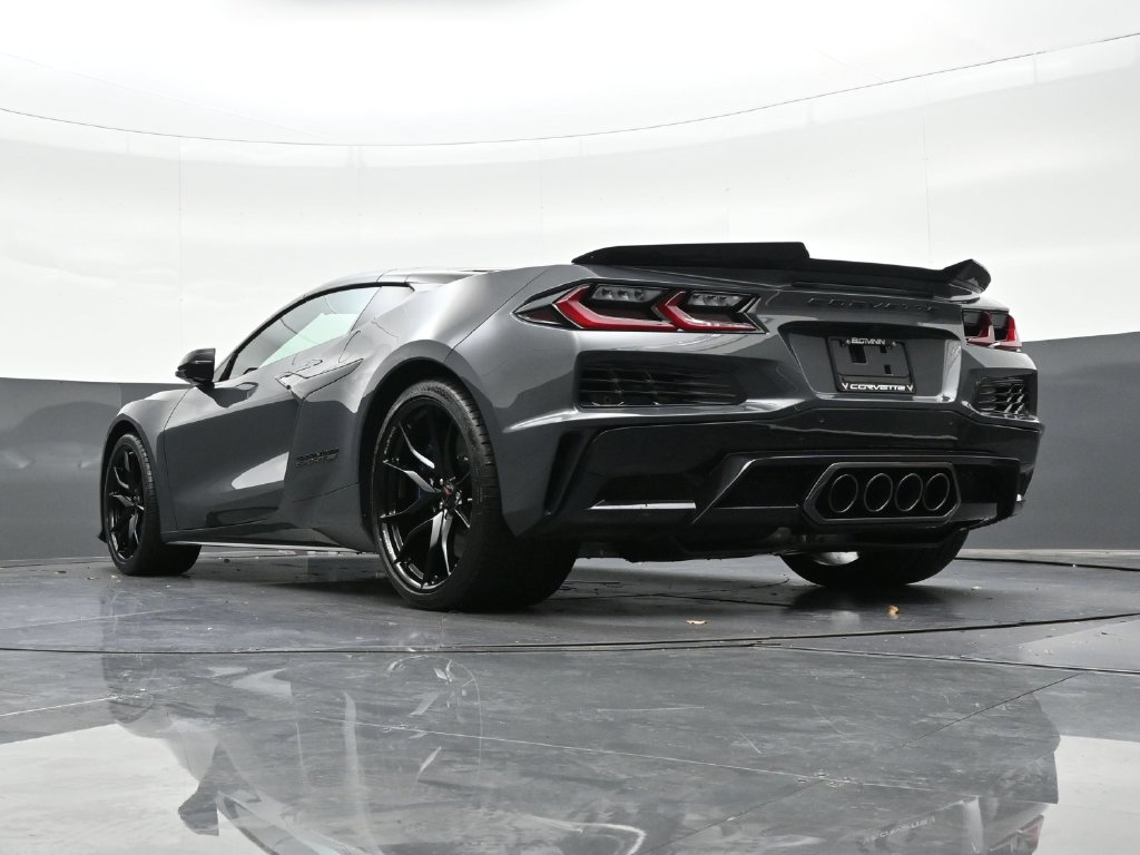 2027 Chevrolet Corvette 2LT - Photo 23