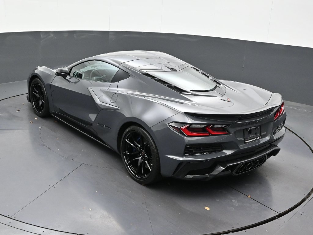 2027 Chevrolet Corvette 2LT - Photo 16