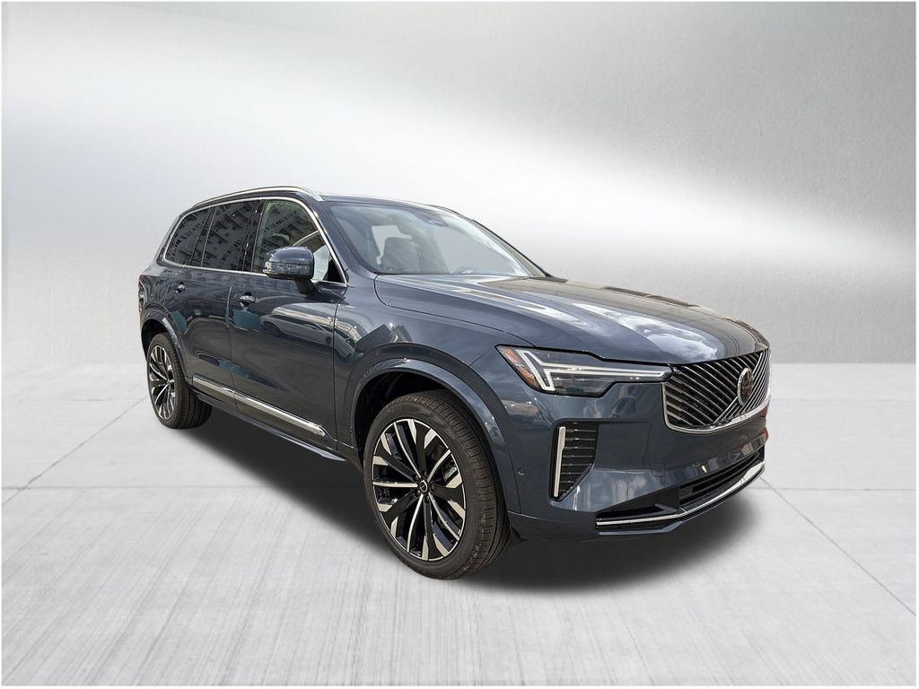 2026 Volvo XC90 Plus photo 3