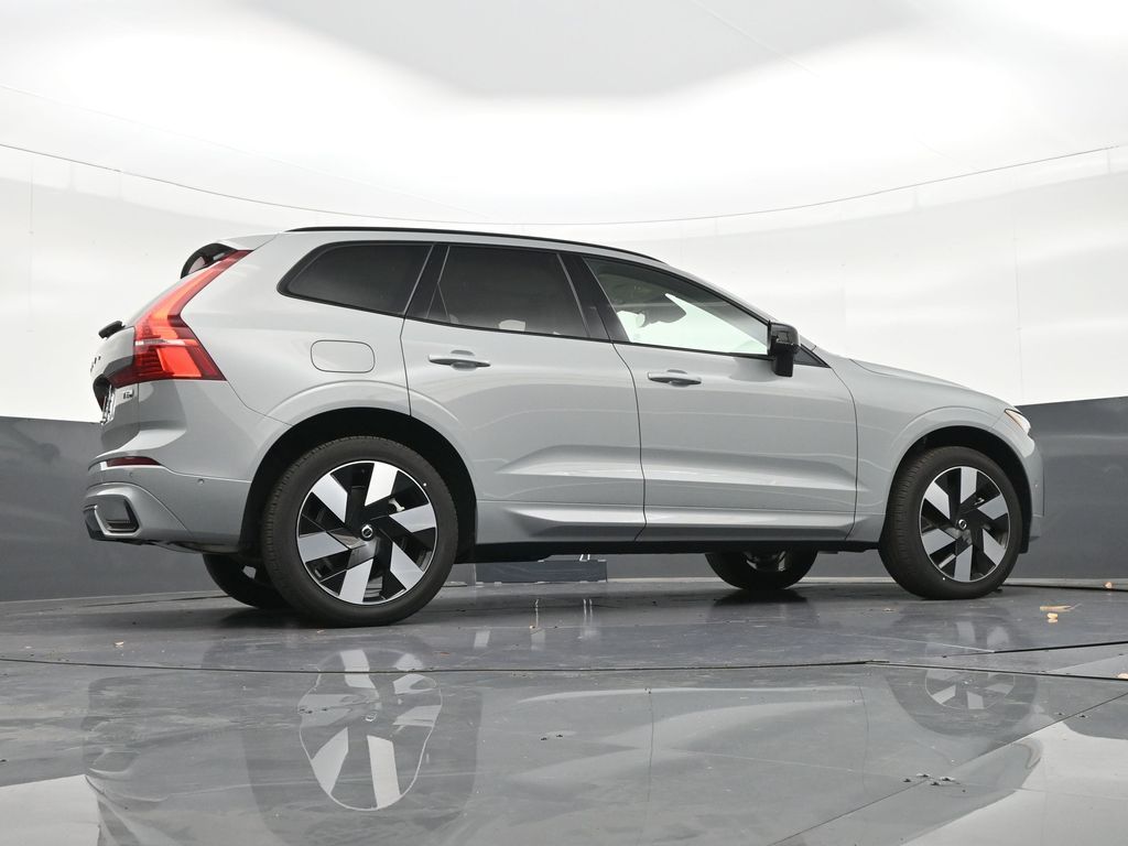 2025 Volvo XC60 Plus - Photo 26