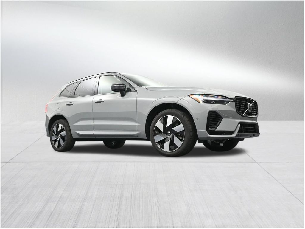 2025 Volvo XC60 Plus - Photo 27