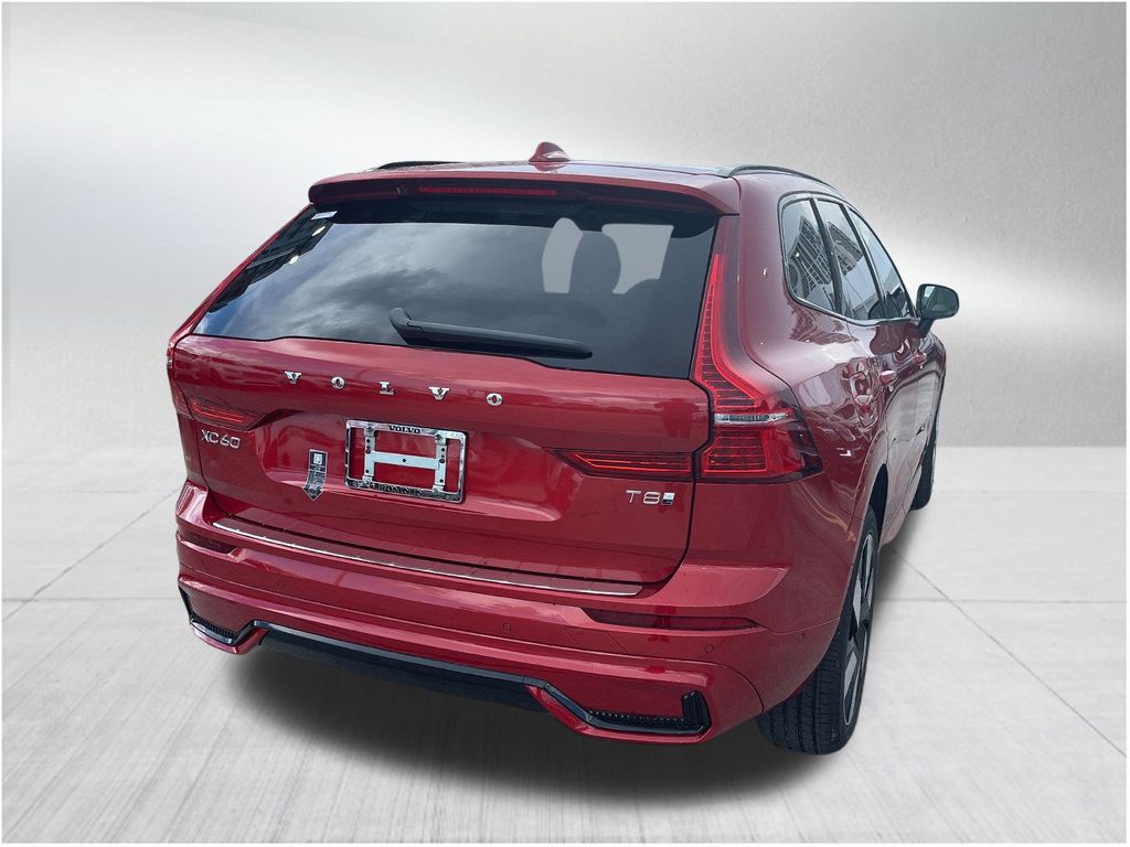 2025 Volvo XC60 T8 Plus photo 4