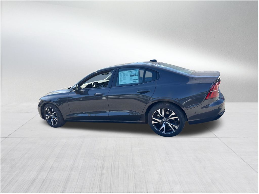 2025 Volvo S60 B5 Plus photo 2