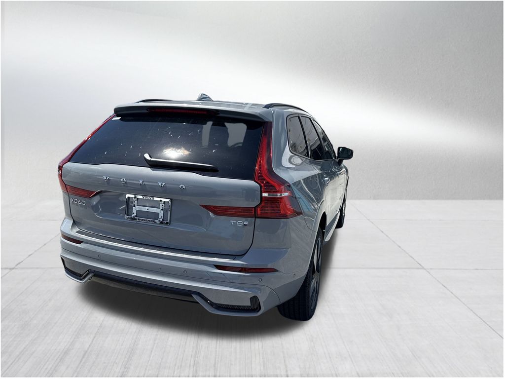 2025 Volvo XC60 T8 Plus photo 4