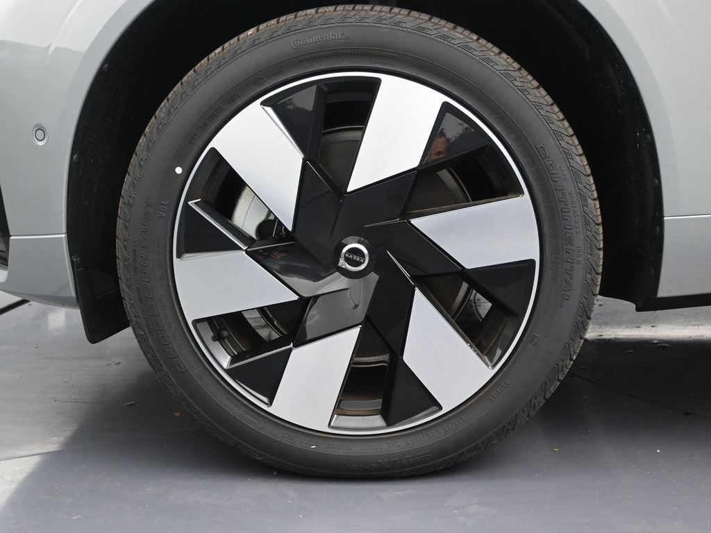 2025 Volvo XC60 Plus - Photo 9