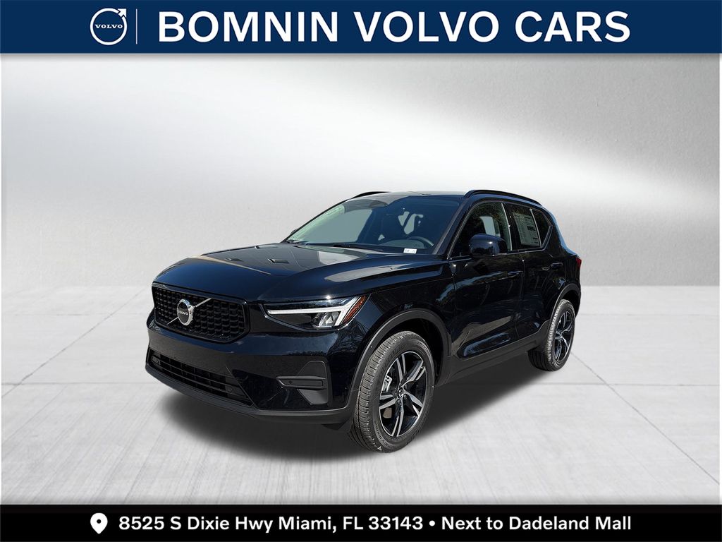 2026 Volvo XC40 B5 Core Dark AWD's photo