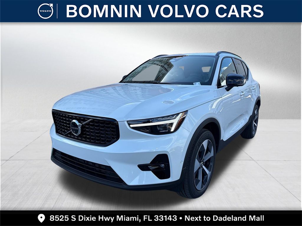 2026 Volvo XC40 B5 Plus Dark AWD's photo