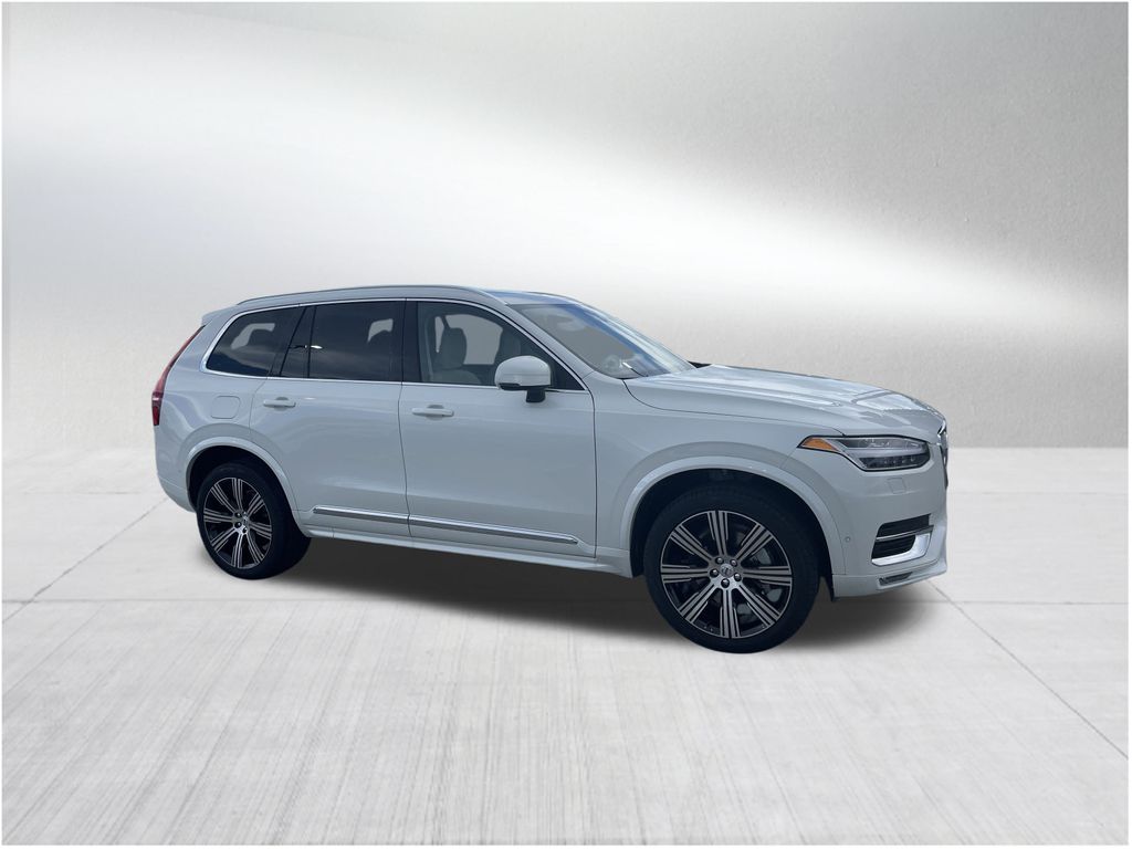 2025 Volvo XC90 Plus photo 3