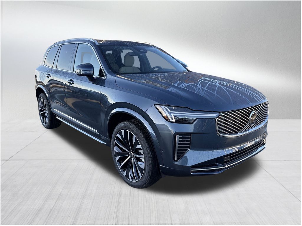 2026 Volvo XC90 Plus photo 3