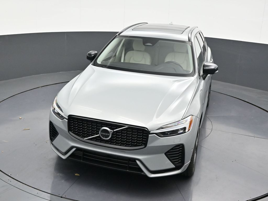 2025 Volvo XC60 Plus - Photo 13