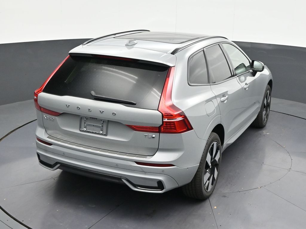 2025 Volvo XC60 Plus - Photo 17