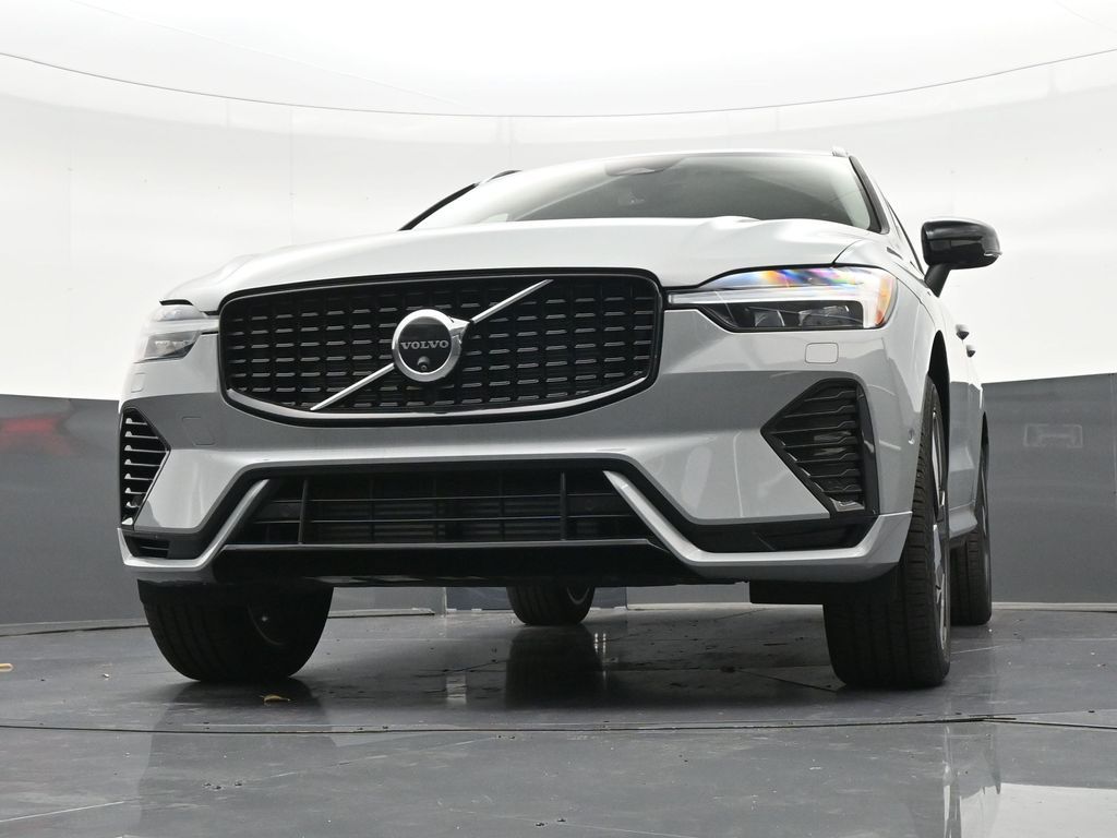 2025 Volvo XC60 Plus - Photo 21