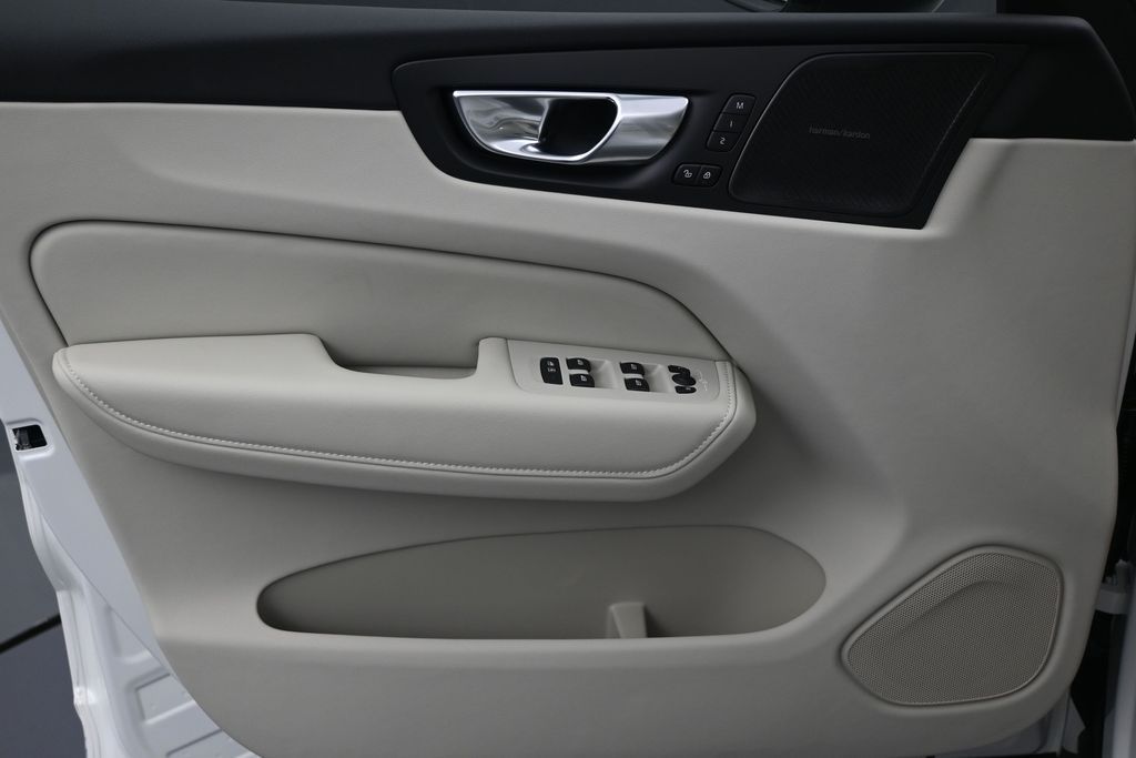 2026 Volvo XC60 Ultra - Photo 10