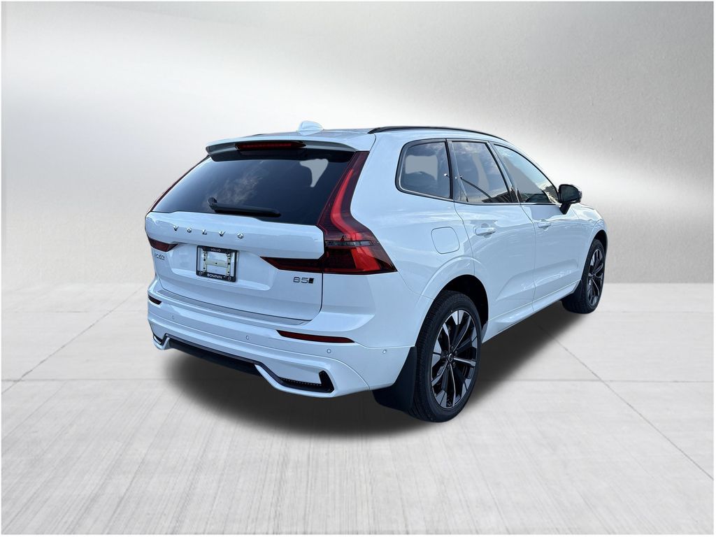 2026 Volvo XC60 B5 Plus photo 4