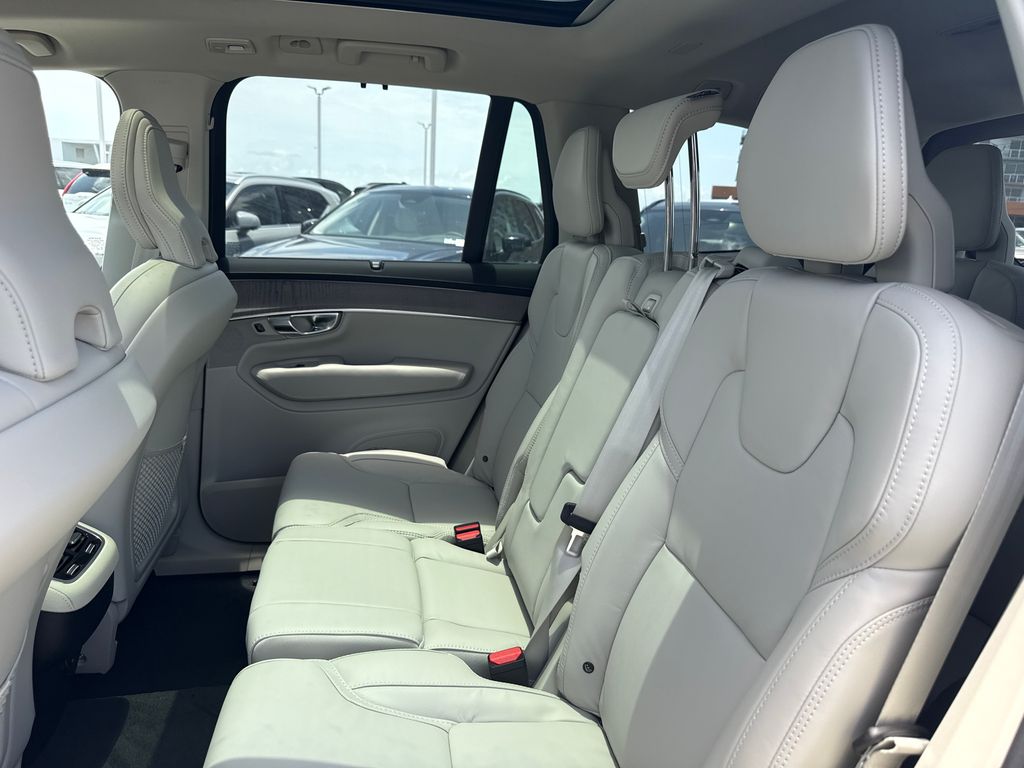 2026 Volvo XC90 Ultra - Photo 8