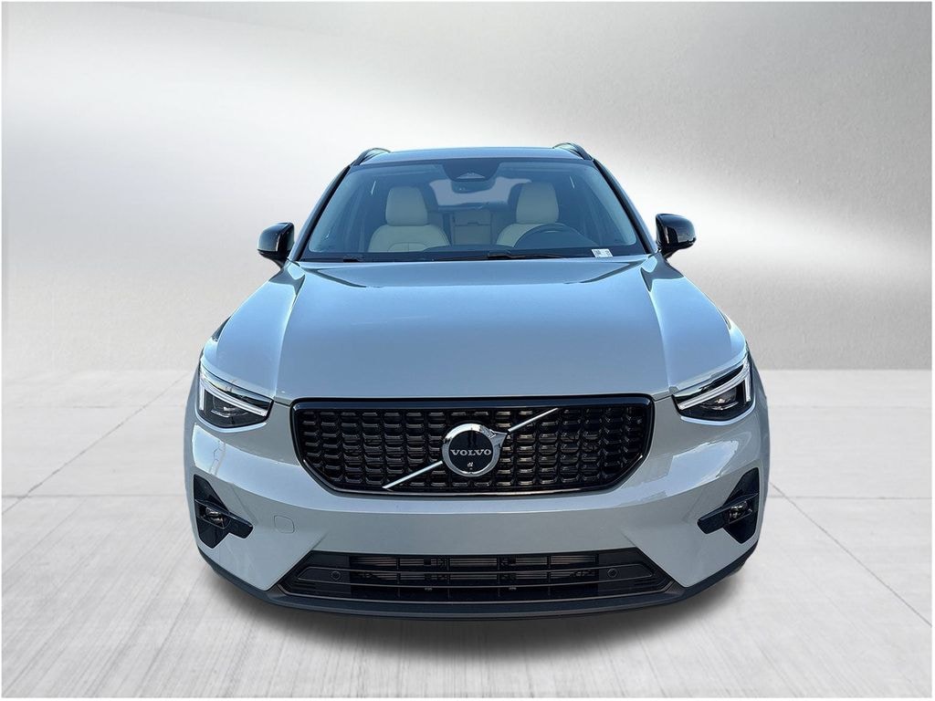 New 2026 Volvo XC40 B5 Plus SUV