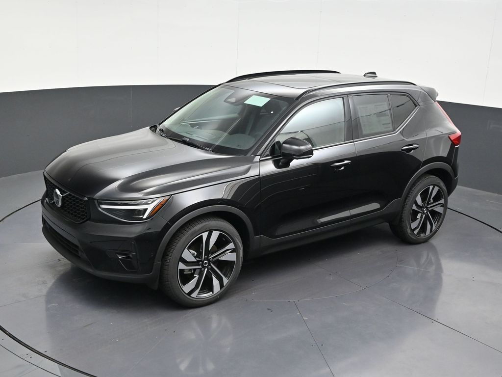 2026 Volvo XC40 Ultra - Photo 13