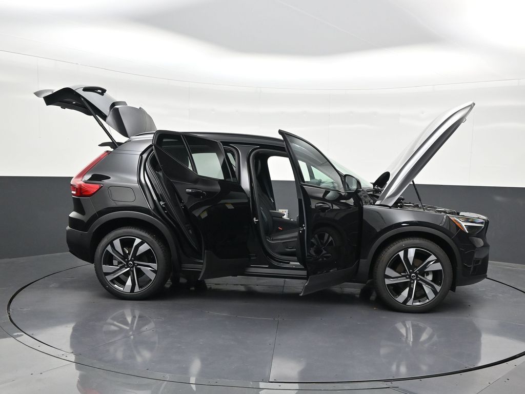 2026 Volvo XC40 Ultra - Photo 30