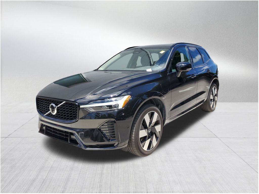 2024 Volvo XC60 Recharge Hybrid T8 Plus photo 2