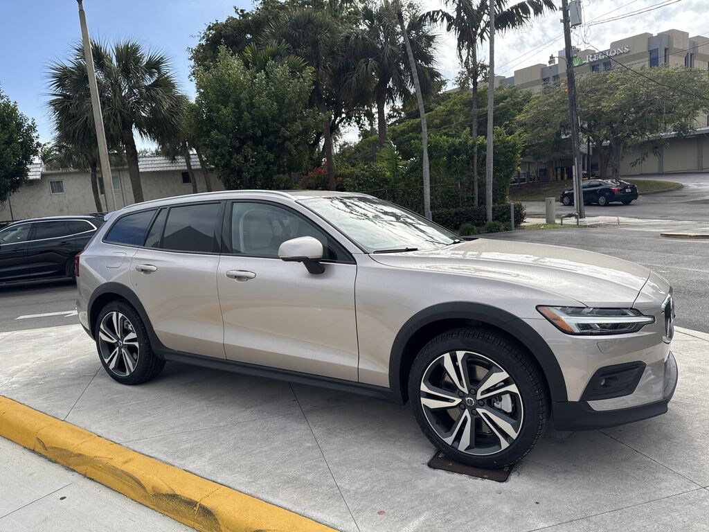 New 2025 Volvo V60 Cross Country For Sale at Bomnin Volvo Cars Dadeland VIN YV4L12WK5S2147238