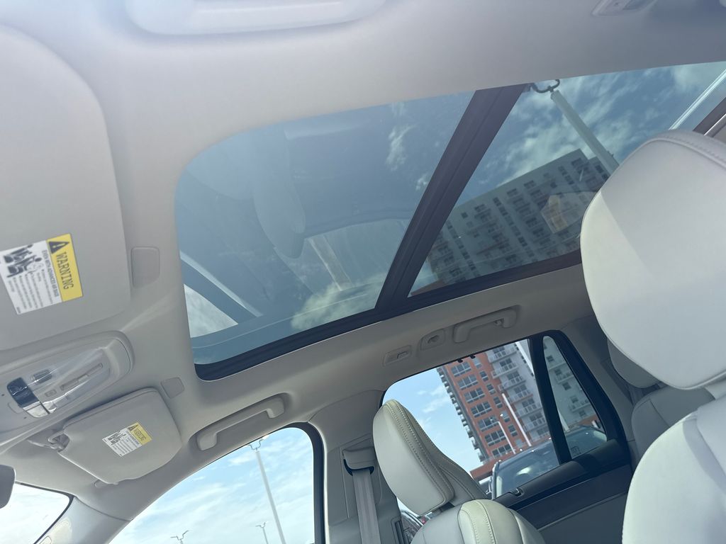 2026 Volvo XC90 Ultra - Photo 16