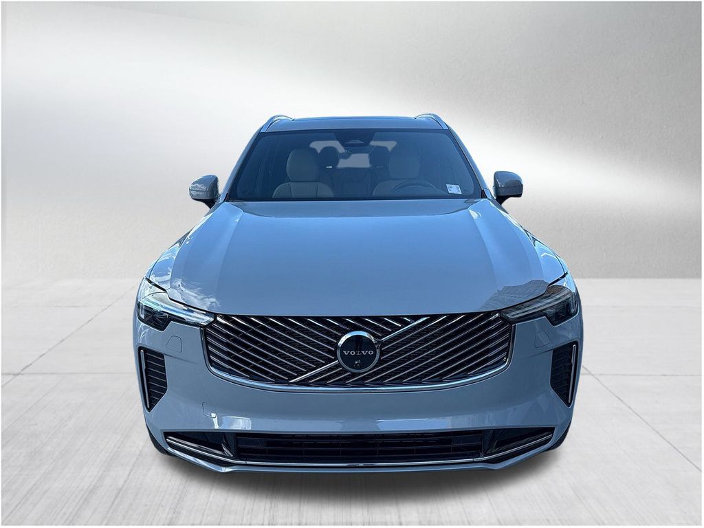 2026 Volvo XC90 Plus photo 2