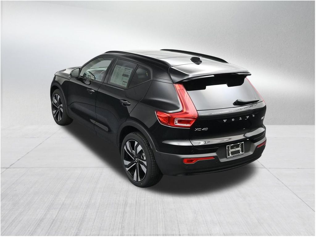 2026 Volvo XC40 Ultra - Photo 15