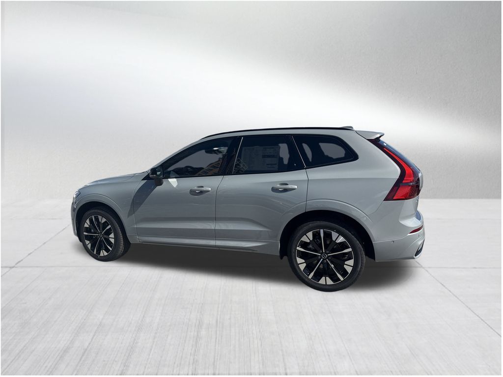 2026 Volvo XC60 B5 Plus photo 2
