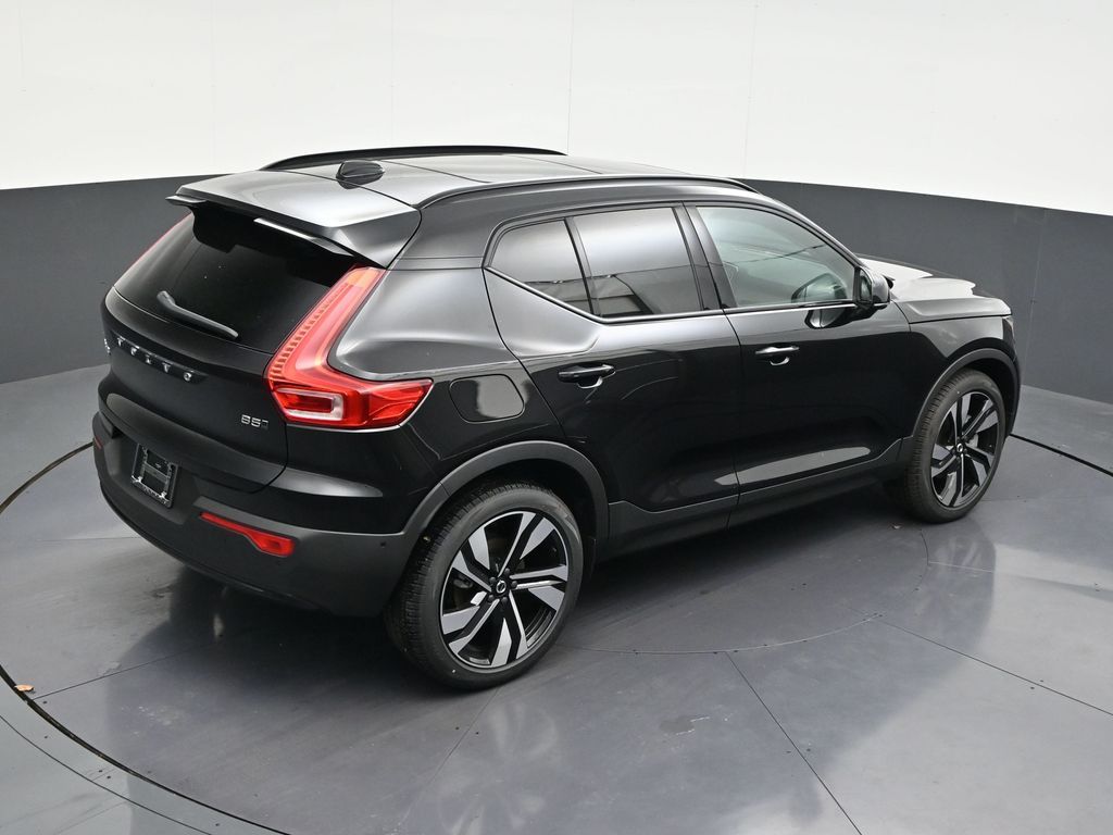2026 Volvo XC40 Ultra - Photo 17