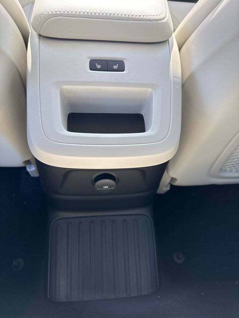 2025 Volvo XC60 Ultra - Photo 7