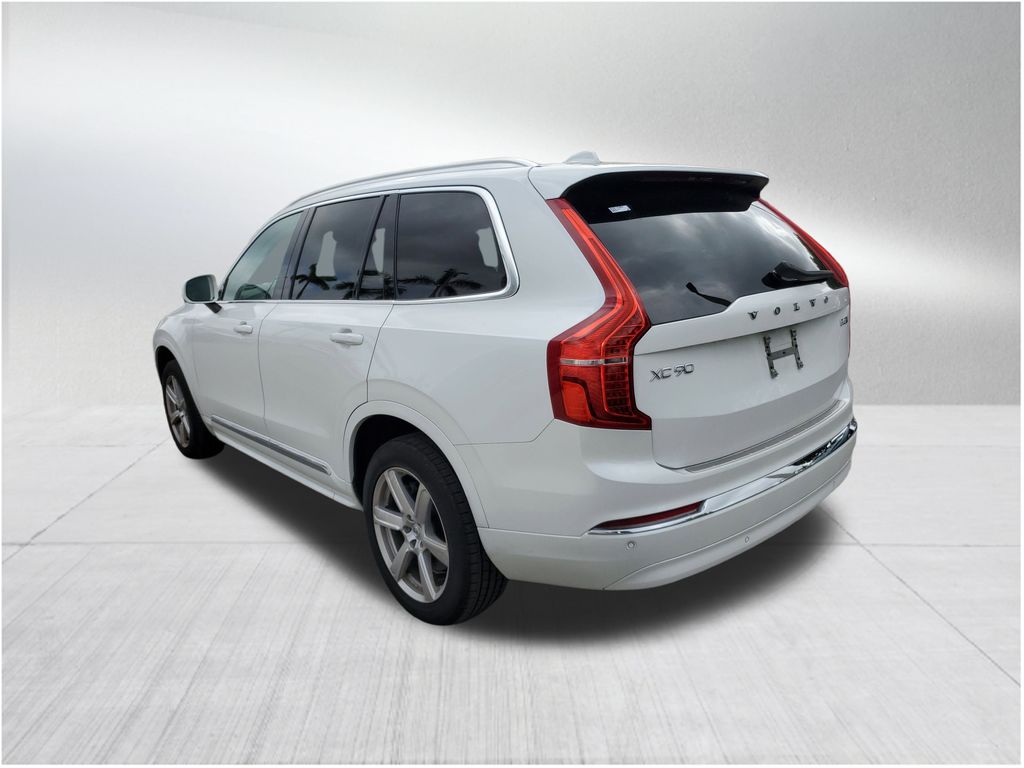2024 Volvo XC90 B5 Core photo 3
