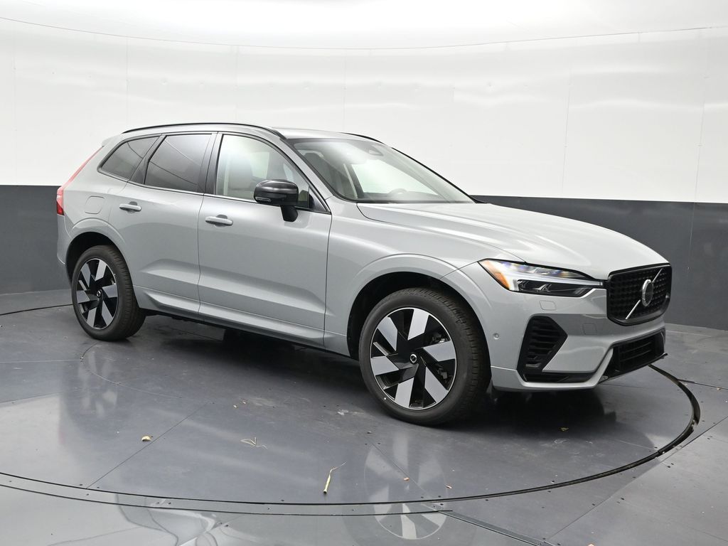 2025 Volvo XC60 Plus - Photo 7