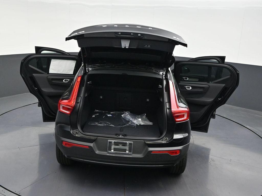 2026 Volvo XC40 Ultra - Photo 33