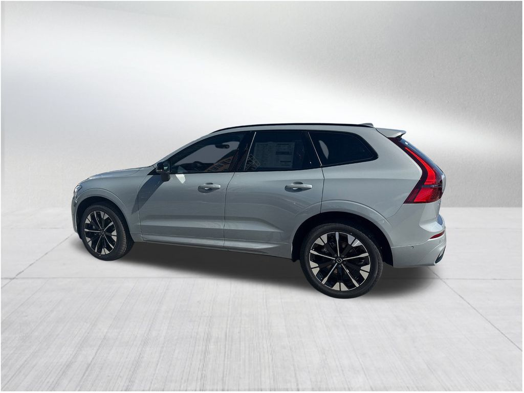 2026 Volvo XC60 B5 Plus photo 2