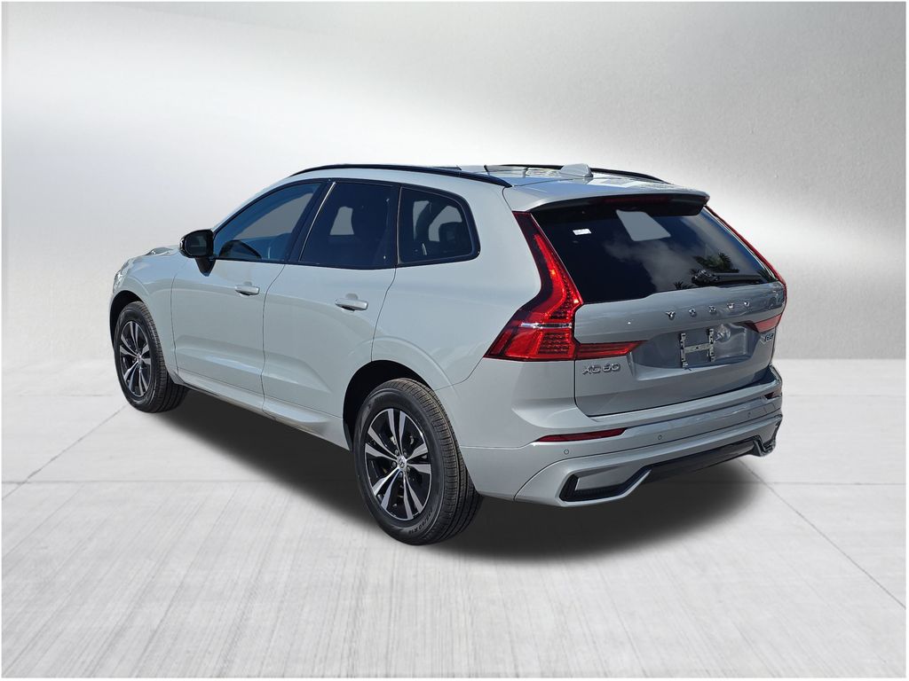 2024 Volvo XC60 B5 Core photo 2