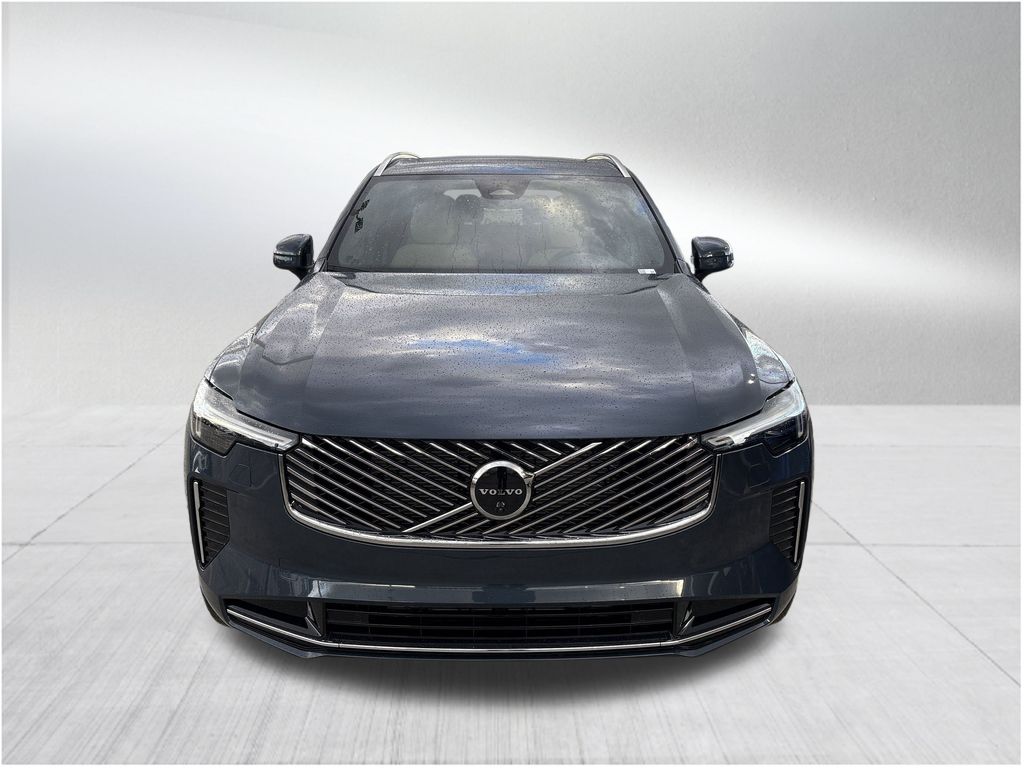 2026 Volvo XC90 Plus photo 2